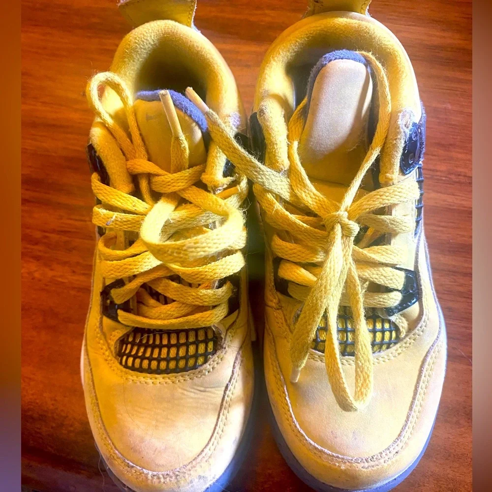 Kids 13c Used but good condition Nike‎ Jordan Lightning 4